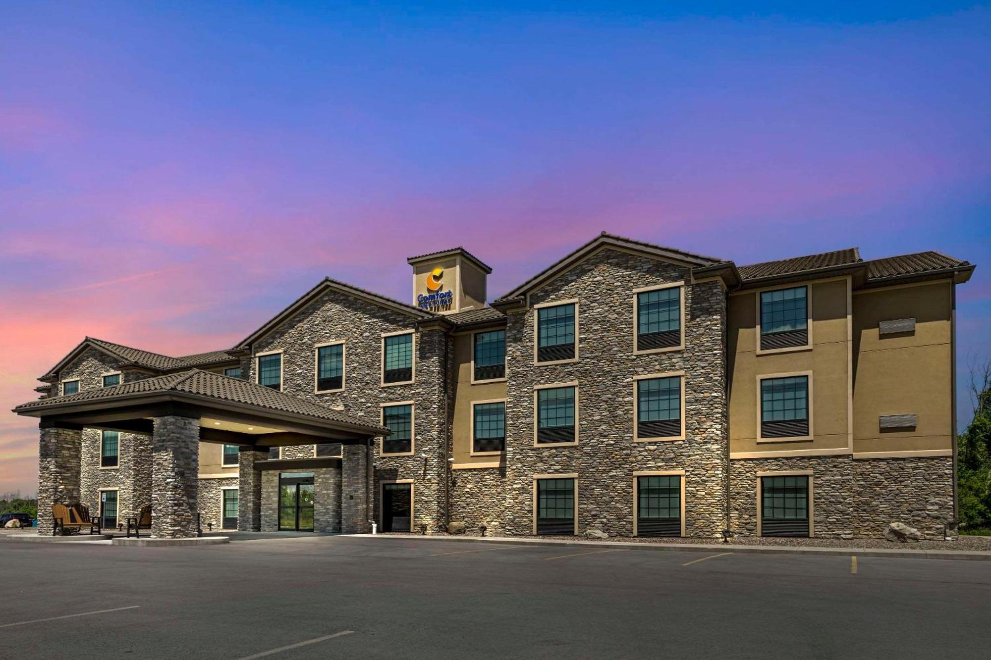 Comfort Inn & Suites Medina Exterior photo